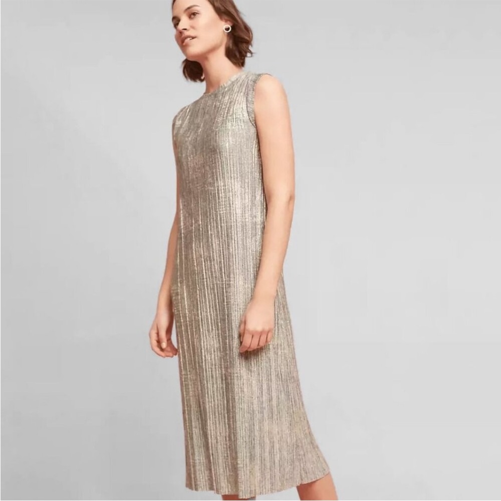 Elegant Sleeveless Gold Dress